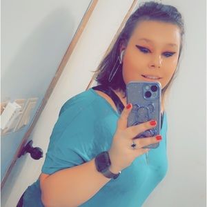 Meet your Posher, Briana